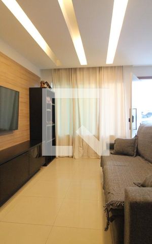 Casa de condomínio à venda com 176m², 4 quartos e 1 vaga Casa de condomínio à venda com 176m², 4 quartos e 1 vagaSala