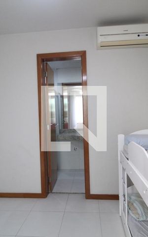 Casa de condomínio à venda com 176m², 4 quartos e 1 vaga Casa de condomínio à venda com 176m², 4 quartos e 1 vagaSuíte 1