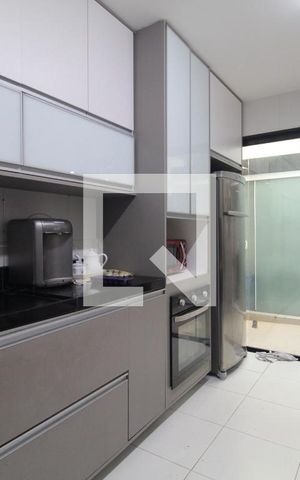 Casa de condomínio à venda com 176m², 4 quartos e 1 vaga Casa de condomínio à venda com 176m², 4 quartos e 1 vagaCozinha e Área de Serviço