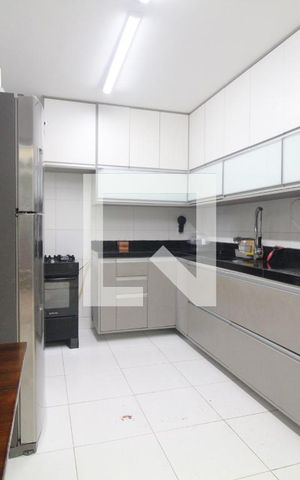 Casa de condomínio à venda com 176m², 4 quartos e 1 vaga Casa de condomínio à venda com 176m², 4 quartos e 1 vagaCozinha e Área de Serviço