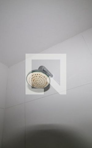 Casa de condomínio à venda com 176m², 4 quartos e 1 vaga Casa de condomínio à venda com 176m², 4 quartos e 1 vagaBanheiro da Suíte 2