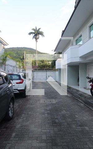 Casa de condomínio à venda com 176m², 4 quartos e 1 vaga Casa de condomínio à venda com 176m², 4 quartos e 1 vagaEntrada