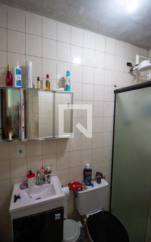 Apartamento à venda com 48m², 2 quartos e sem vaga Apartamento à venda com 48m², 2 quartos e sem vagaBanheiro