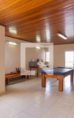 Casa à venda com 250m², 2 quartos e 2 vagas Casa à venda com 250m², 2 quartos e 2 vagasSalão