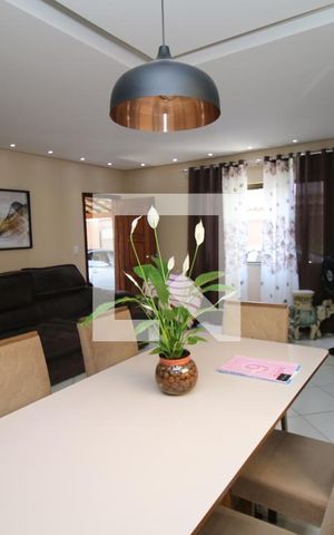 Casa à venda com 191m², 5 quartos e 3 vagasSala