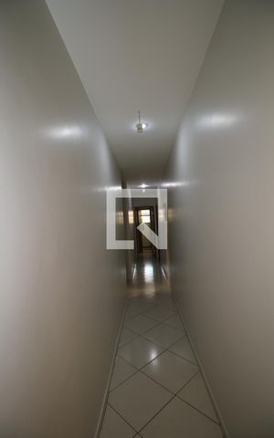 Casa à venda com 191m², 5 quartos e 3 vagasCorredor