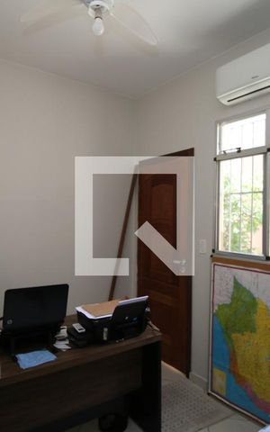 Casa à venda com 191m², 5 quartos e 3 vagasQuarto 5