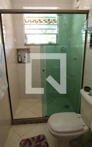 Casa à venda com 191m², 5 quartos e 3 vagasBanheiro 2