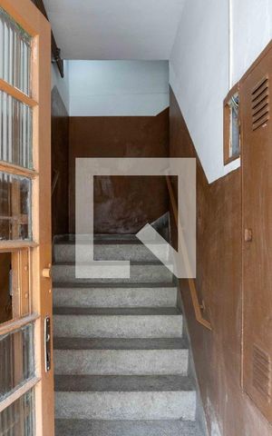 Studio para alugar com 37m², 1 quarto e sem vagaEscada