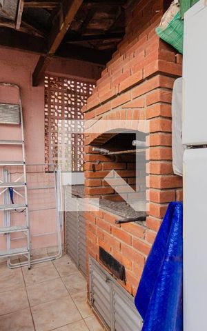 Casa à venda com 189m², 4 quartos e 1 vaga Casa à venda com 189m², 4 quartos e 1 vagaChurrasqueira