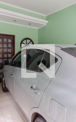 Casa à venda com 189m², 4 quartos e 1 vaga Casa à venda com 189m², 4 quartos e 1 vagaGaragem
