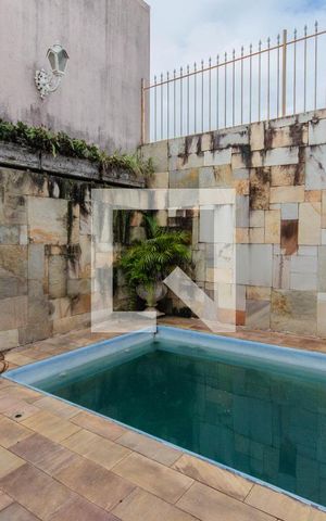 Casa à venda com 189m², 4 quartos e 1 vaga Casa à venda com 189m², 4 quartos e 1 vagaPiscina