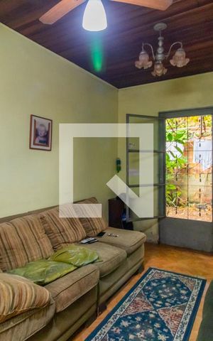 Casa à venda com 178m², 2 quartos e 2 vagas Casa à venda com 178m², 2 quartos e 2 vagasSala