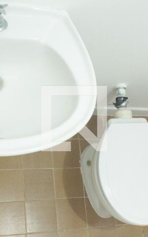 Apartamento para alugar com 70m², 2 quartos e sem vagaBanheiro da Suíte