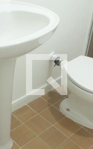 Apartamento para alugar com 70m², 2 quartos e sem vagaBanheiro da Suíte