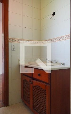 Casa à venda com 300m², 4 quartos e 6 vagasBanheiro da Suíte 2