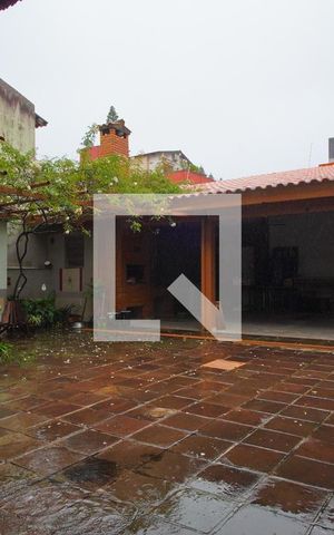 Casa à venda com 300m², 4 quartos e 6 vagasPátio