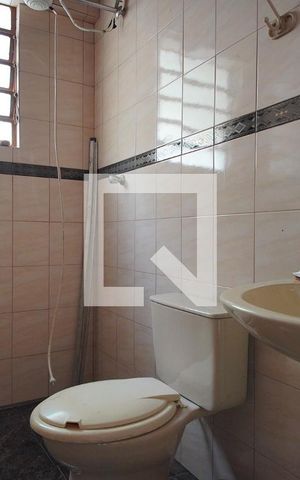 Casa à venda com 300m², 4 quartos e 6 vagasBanheiro Pátio