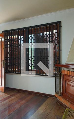 Casa à venda com 300m², 4 quartos e 6 vagasSala