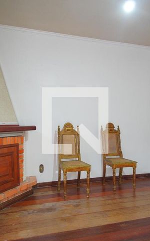 Casa à venda com 300m², 4 quartos e 6 vagasSala