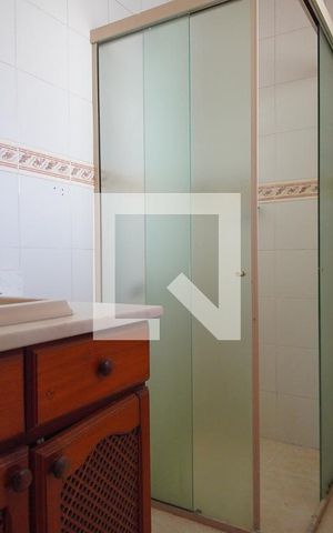 Casa à venda com 300m², 4 quartos e 6 vagasBanheiro da Suíte 2