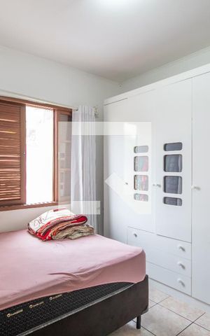 Casa à venda com 310m², 5 quartos e 3 vagas Casa à venda com 310m², 5 quartos e 3 vagasQuarto 3