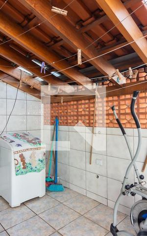 Casa à venda com 310m², 5 quartos e 3 vagas Casa à venda com 310m², 5 quartos e 3 vagasÁrea de Serviço