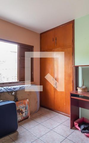 Casa à venda com 310m², 5 quartos e 3 vagas Casa à venda com 310m², 5 quartos e 3 vagasQuarto 1