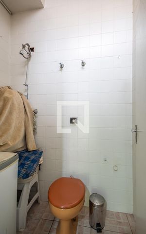 Casa à venda com 310m², 5 quartos e 3 vagas Casa à venda com 310m², 5 quartos e 3 vagasBanheiro de serviço