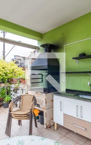Casa à venda com 310m², 5 quartos e 3 vagas Casa à venda com 310m², 5 quartos e 3 vagasChurrasqueira