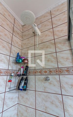 Casa à venda com 310m², 5 quartos e 3 vagas Casa à venda com 310m², 5 quartos e 3 vagasBanheiro da Suíte 2
