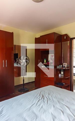 Casa à venda com 310m², 5 quartos e 3 vagas Casa à venda com 310m², 5 quartos e 3 vagasSuíte
