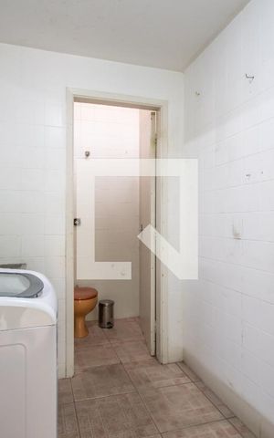 Casa à venda com 310m², 5 quartos e 3 vagas Casa à venda com 310m², 5 quartos e 3 vagasÁrea de Serviço