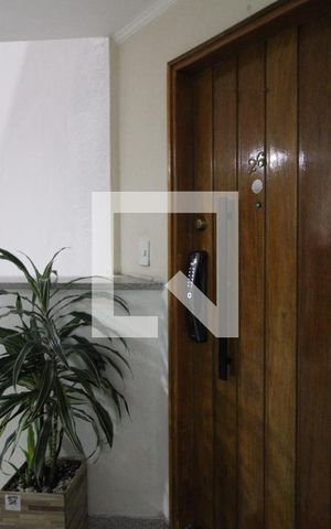 Apartamento à venda com 70m², 2 quartos e 2 vagasPorta do apartamento