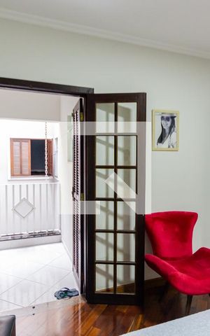 Casa à venda com 185m², 4 quartos e 4 vagas Casa à venda com 185m², 4 quartos e 4 vagasQuarto 2