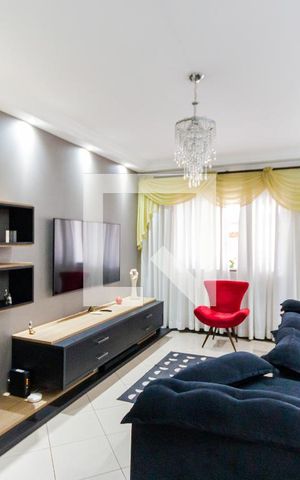 Casa à venda com 185m², 4 quartos e 4 vagas Casa à venda com 185m², 4 quartos e 4 vagasSala