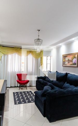 Casa à venda com 185m², 4 quartos e 4 vagas Casa à venda com 185m², 4 quartos e 4 vagasSala