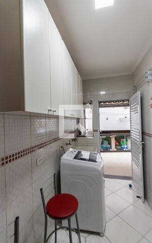Casa à venda com 185m², 4 quartos e 4 vagas Casa à venda com 185m², 4 quartos e 4 vagasÁrea de Serviço