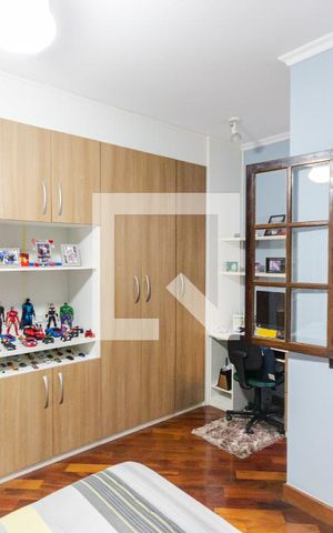 Casa à venda com 185m², 4 quartos e 4 vagas Casa à venda com 185m², 4 quartos e 4 vagasQuarto 3