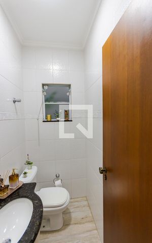 Casa à venda com 185m², 4 quartos e 4 vagas Casa à venda com 185m², 4 quartos e 4 vagasLavabo