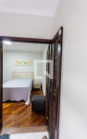 Casa à venda com 185m², 4 quartos e 4 vagas Casa à venda com 185m², 4 quartos e 4 vagasVaranda do Quarto 2