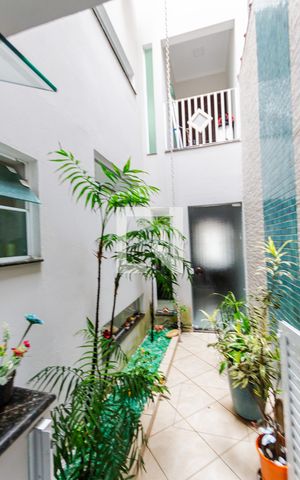 Casa à venda com 185m², 4 quartos e 4 vagas Casa à venda com 185m², 4 quartos e 4 vagasJardim de Inverno