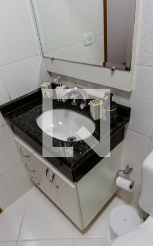Casa à venda com 185m², 4 quartos e 4 vagas Casa à venda com 185m², 4 quartos e 4 vagasBanheiro Social
