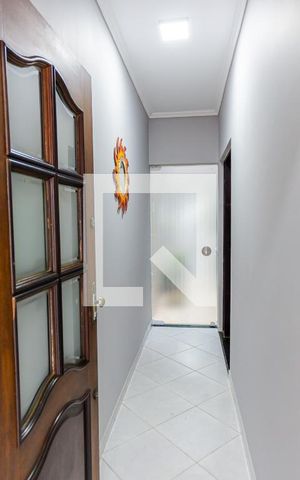 Casa à venda com 185m², 4 quartos e 4 vagas Casa à venda com 185m², 4 quartos e 4 vagasHall de Entrada