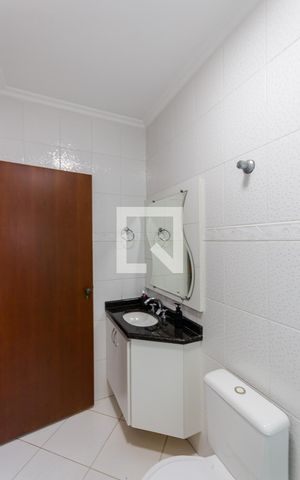 Casa à venda com 185m², 4 quartos e 4 vagas Casa à venda com 185m², 4 quartos e 4 vagasBanheiro da Suíte 2