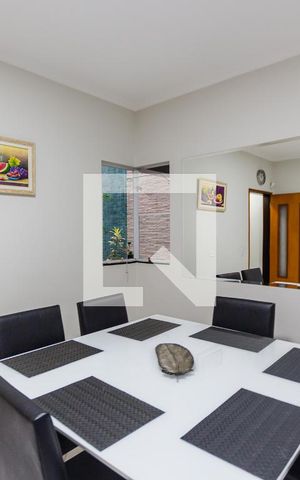 Casa à venda com 185m², 4 quartos e 4 vagas Casa à venda com 185m², 4 quartos e 4 vagasSala de Jantar