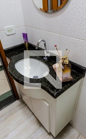 Casa à venda com 185m², 4 quartos e 4 vagas Casa à venda com 185m², 4 quartos e 4 vagasLavabo