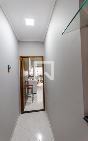 Casa à venda com 185m², 4 quartos e 4 vagas Casa à venda com 185m², 4 quartos e 4 vagasJardim de Inverno