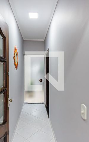 Casa à venda com 185m², 4 quartos e 4 vagas Casa à venda com 185m², 4 quartos e 4 vagasHall de Entrada
