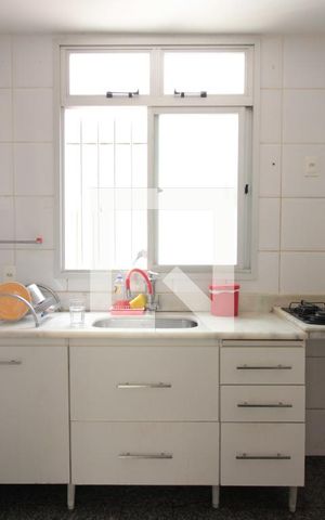 Apartamento à venda com 110m², 3 quartos e 2 vagasCozinha